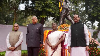 Birsa Munda birth annivesary | President Murmu, PM Modi lead nation in paying tributes to tribal icon