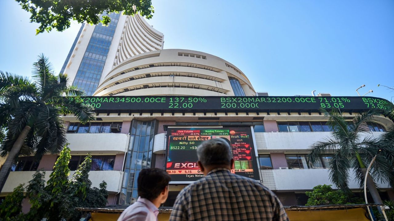 Foreign Portfolio Investors की भारतीय शेयर बाजार से वापसी जारी, मार्च में अब तक निकाले 30,000 करोड़ रुपये