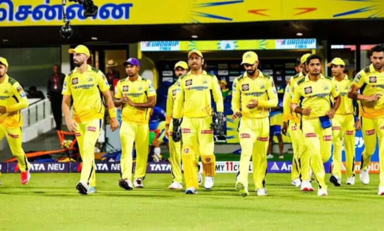 IPL 2025 में पर्पल कैप के लिए दो सितारों का मुकाबला, CSK गेंदबाज ने पहले स्थान पर कब्जा किया