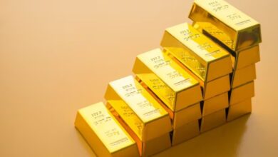 Gold Price: सोमवार की सुबह चमका सोना जानिए कहां पहुंची कीमत और आगे क्या है संकेत