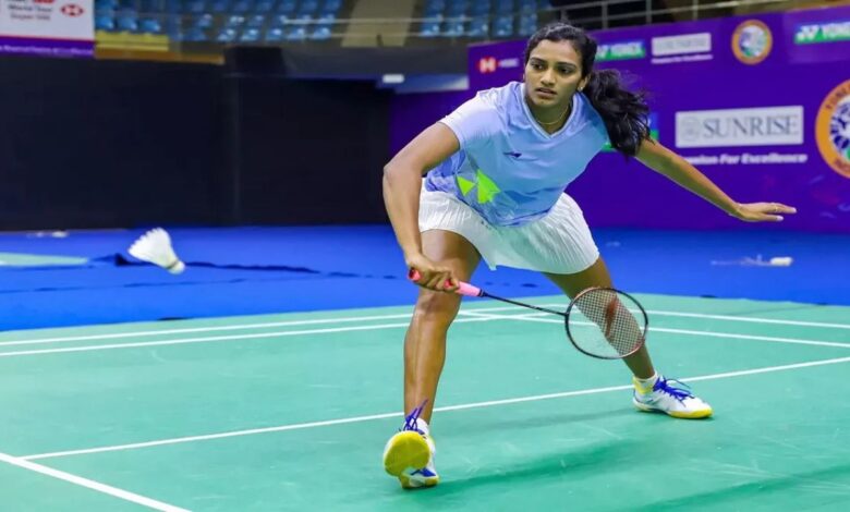इंडोनेशिया ओपन 2025 में PV Sindu ने दिखाया दम लेकिन तीसरे गेम की गलतियों ने कर दिया सब कुछ खराब जानिए कैसे टूटा उनका संघर्ष