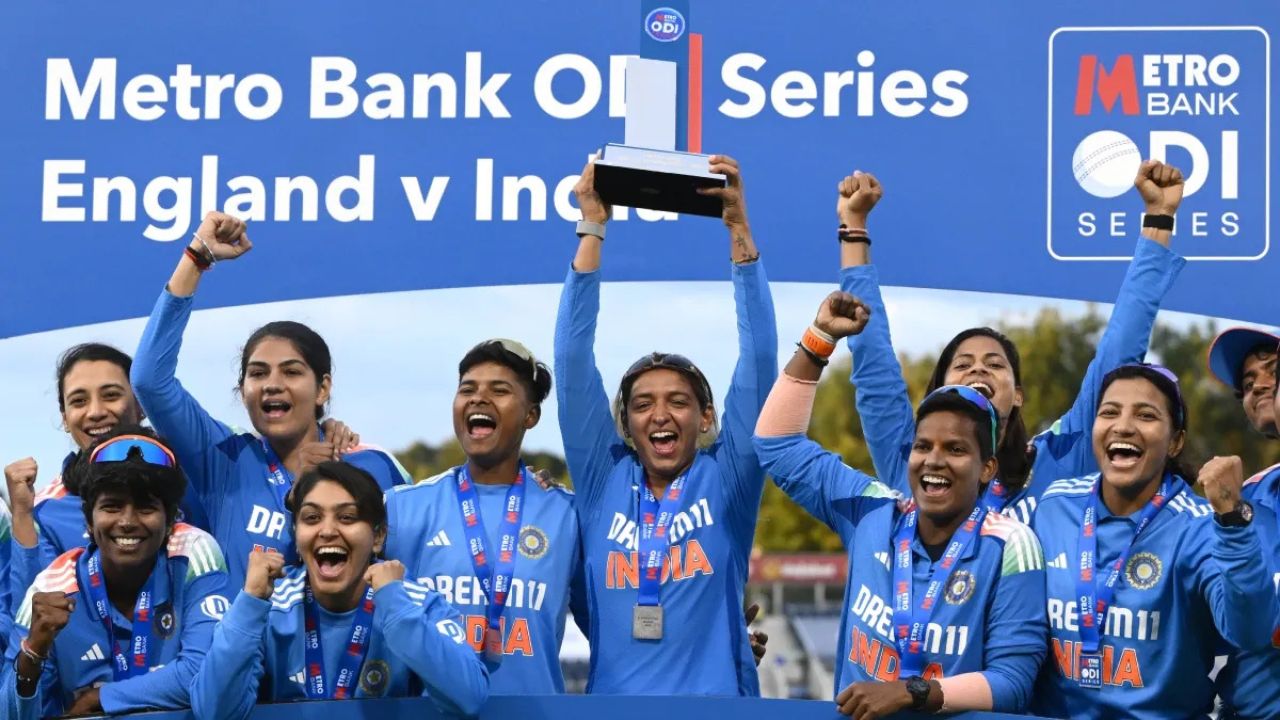 भारतीय महिला टीम ने इंग्लैंड में ODI सीरीज जीत रचा इतिहास, हरमनप्रीत के शतक से मिली ऐतिहासिक जीत
