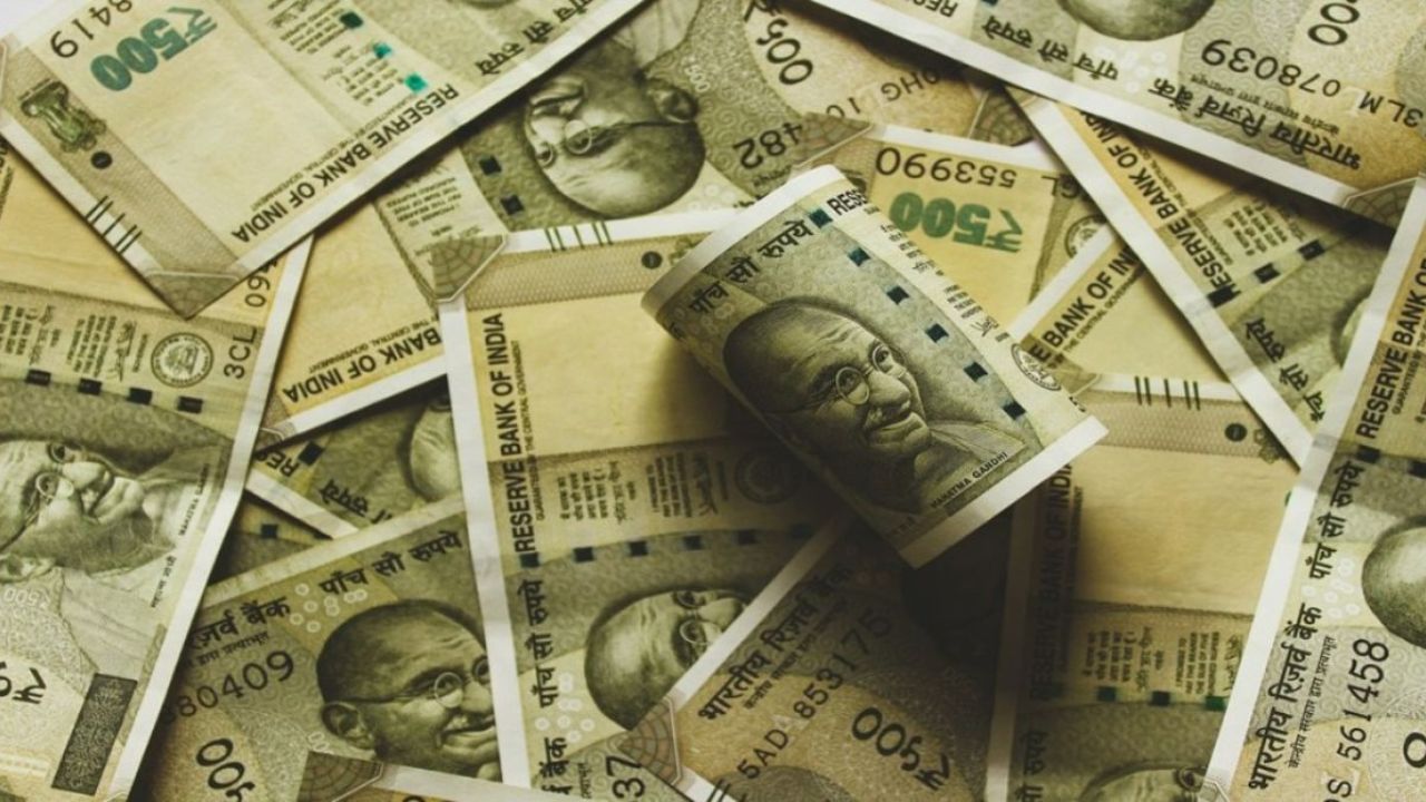 8th Pay Commission: कर्मचारियों को झटका, फिटमेंट फैक्टर घटा तो उम्मीदों पर फिरा पानी!