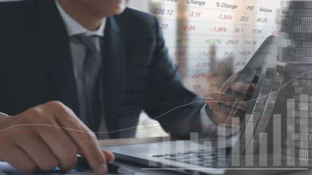 फेड के फैसले से पहले डगमगाया अमेरिकी बाज़ार, S&P 500 और Nasdaq में गिरावट, निवेशक घबराए