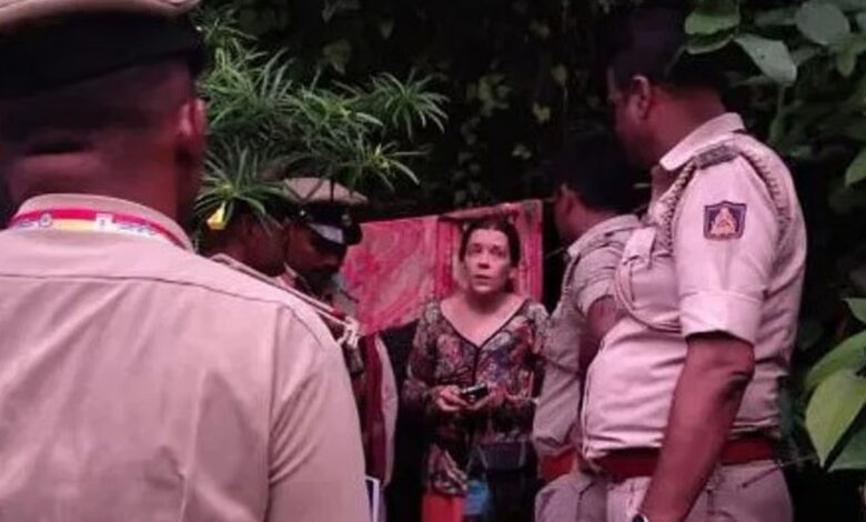 रूसी महिला Nina ने गोकर्ण की गुफा में बच्चों संग रहकर बनाई रहस्यमयी दुनिया, बोली- मरने नहीं आई