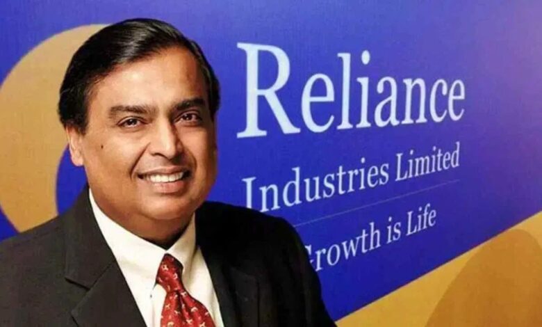 क्या इस बार टूटेगा इंतज़ार? जियो और रिटेल के सबसे बड़े IPO का ऐलान कर सकते हैं मुकेश अंबानी, शेयर बाज़ार में मची हलचल।