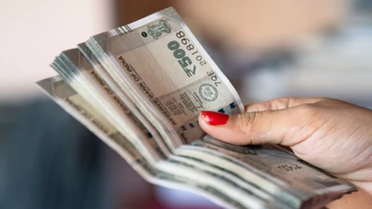 छोटा बिजनेस शुरू करें बिना टेंशन! सरकार दे रही है ₹90,000 का लोन वो भी बिना गारंटर