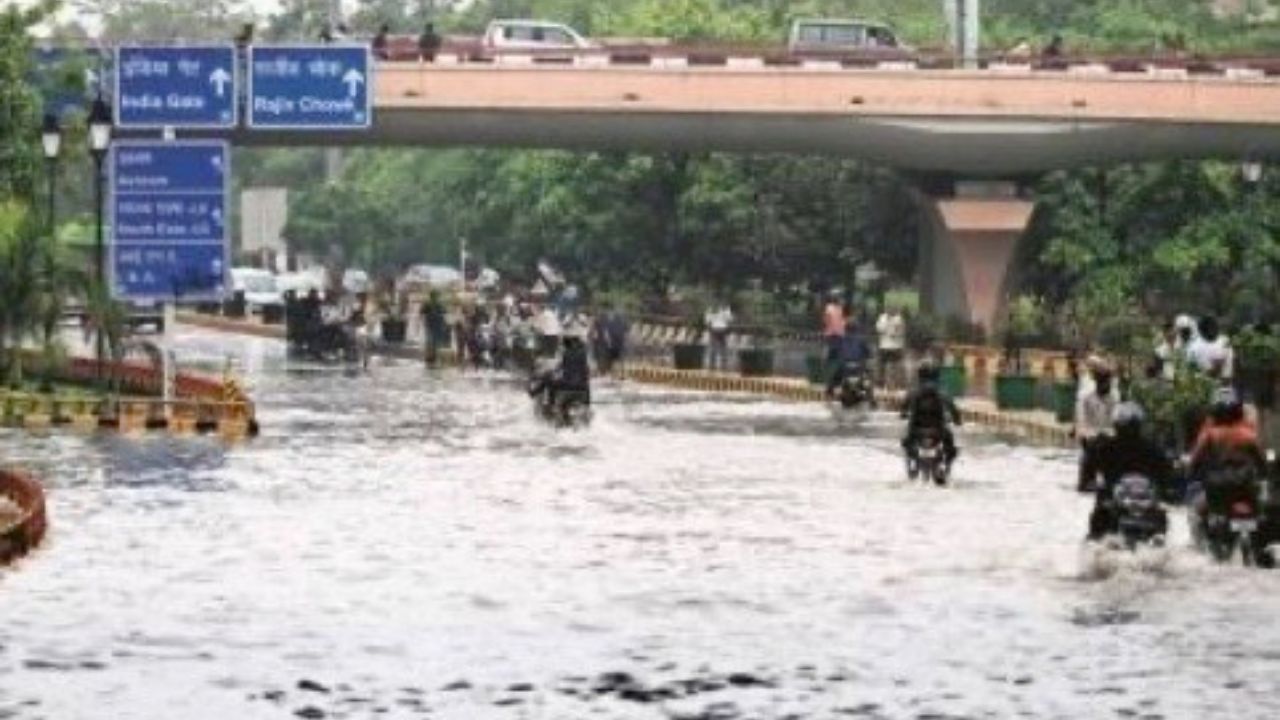 सुप्रीम कोर्ट की सख़्त टिप्पणी, दिल्ली की बरसात और सड़क जाम पर उठे गंभीर सवाल