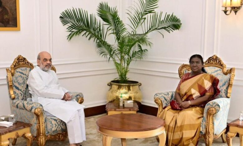 PM मोदी और अमित शाह ने की राष्ट्रपति से खास मुलाकात, क्या कोई बड़ा फैसला होने वाला है?
