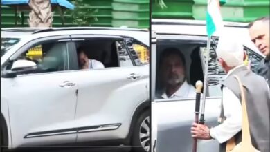 दिल्ली से पटना रवाना होने से पहले बुज़ुर्ग ने अचानक रोका राहुल गांधी का काफ़िला, रहस्य गहराया