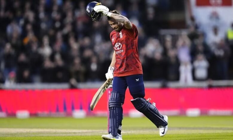 T20I में सबसे तेज शतक बनाने वाले इंग्लिश बल्लेबाज बने फिल साल्ट, जानिए कैसे किया धमाका