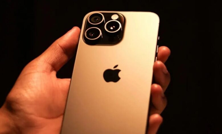 iPhone बैटरी फेल होने पर बड़ा नुकसान! जानें कैसे पुरानी बैटरी बन सकती है ब्लास्ट का कारण, यूजर्स रहें सावधान