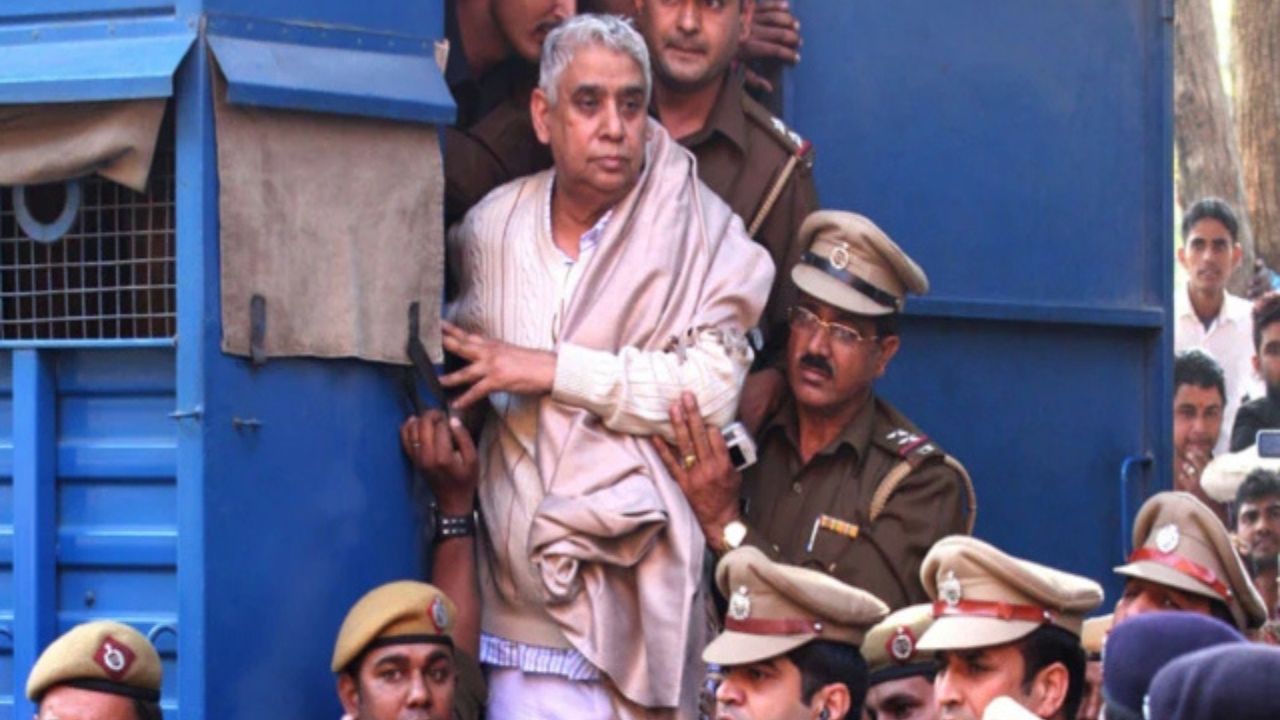 फॉलोअर्स की मौत मामले में दोषी Rampal को राहत, हाईकोर्ट ने उम्रकैद सज़ा रोकी, जानें क्या है अगला कदम