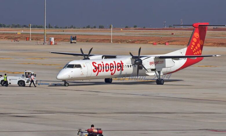 SpiceJet Q400 में बड़ा खतरा! टेकऑफ़ के वक्त टूटा पहिया, फिर भी सुरक्षित मुंबई पहुँचा विमान
