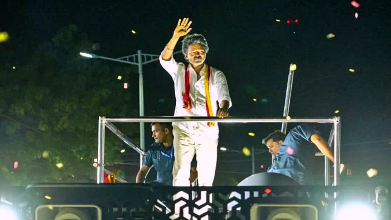 ममल्लापुरम के प्राइवेट होटल में विजय की रहस्यमयी बैठक, करूर भगदड़ के परिवारों से मुलाकात पर उठे सवाल