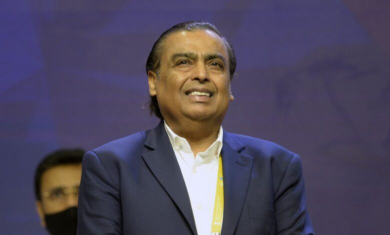 Forbes 2025 India Rich List: मुकेश अंबानी सबसे अमीर, लेकिन नेट वर्थ में $14.5 बिलियन की बड़ी गिरावट