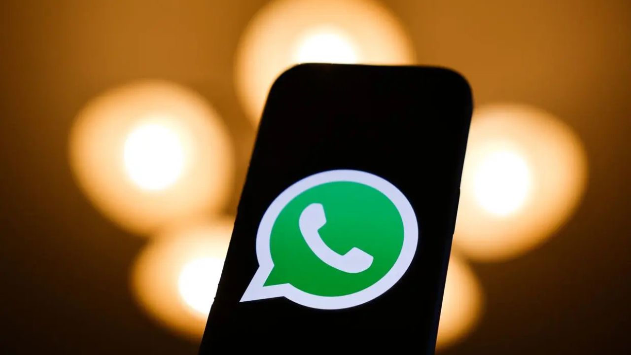 WhatsApp से महीने में लाखों कमाने के 5 चौंकाने वाले तरीके, जिन्हें जानकर आप भी हैरान रह जाएंगे