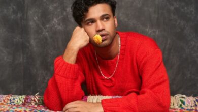 बाबिल खान ने सोशल मीडिया पर की वापसी, लाल स्वेटर में शेयर किया इमोशनल पोस्ट, फैन्स और सेलेब्स हुए इमोशनल