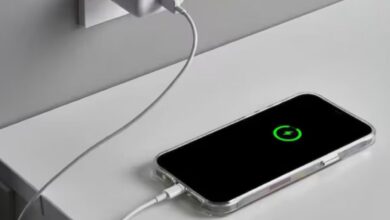 अगर आप भी रातभर फोन चार्ज करते हैं तो सावधान! ये गलती ले सकती है आपकी जान