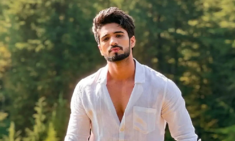 Bigg Bossओटीटी के शांत और संतुलित खिलाड़ी ज़ीशान खान की गाड़ी हुई क्षतिग्रस्त, फिर भी कोई चोट नहीं