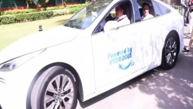 क्या नितिन गडकरी ने हाइड्रोजन कार अपनाकर भविष्य के ईंधन का संदेश दिया?