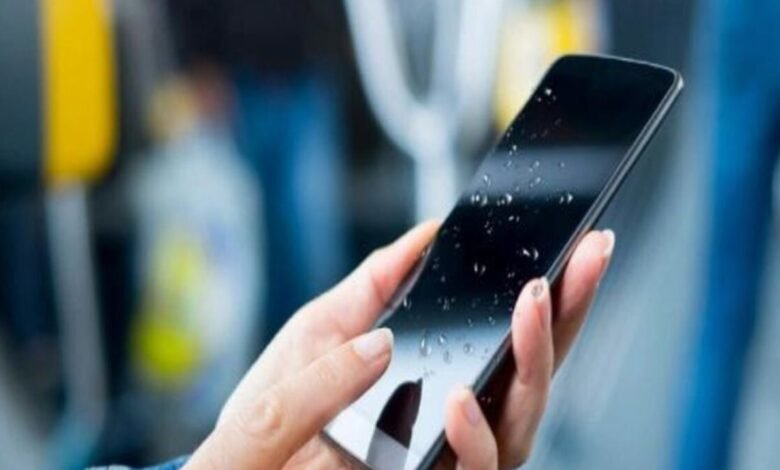 रंगों की होली में पानी से फोन को सुरक्षित रखने के बेहतरीन उपाय