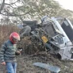 ड्यूटी पर जा रहे जवानों की सड़क हादसे में मौत, झारसुगुड़ा में ट्रक से भीषण टक्कर