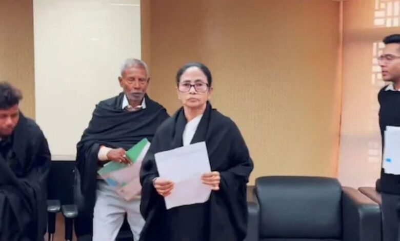 SIR के खिलाफ ममता बनर्जी का अनोखा विरोध, 26 कविताओं से चुनाव आयोग पर हमला