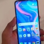 स्मार्टफोन स्क्रीन के नीचे काली लाइन का छुपा हुआ सच जो आप नहीं जानते थे