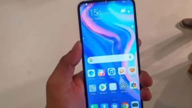 स्मार्टफोन स्क्रीन के नीचे काली लाइन का छुपा हुआ सच जो आप नहीं जानते थे