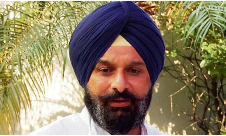 AAP में बड़ी टूट के संकेत शिअद नेता मजीठिया ने किया चौंकाने वाला दावा