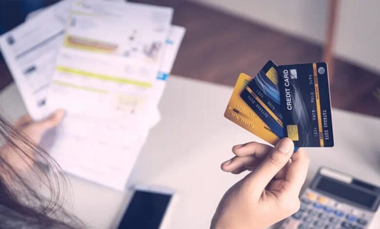 क्रेडिट कार्ड और पर्सनल लोन का बोझ कम करने के आसान और प्रभावी तरीके जानिए