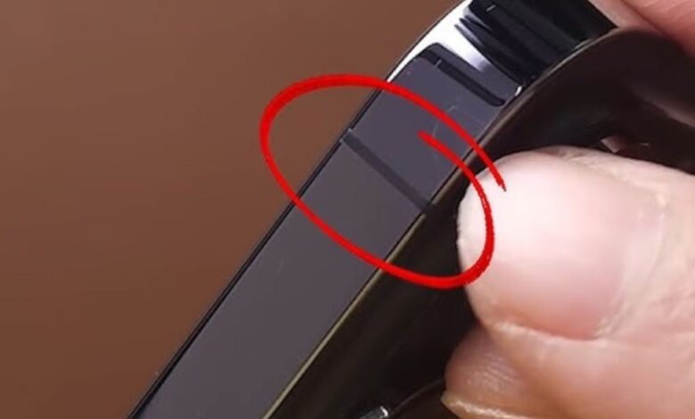 iPhone की साइड पर दिखने वाली लाइन का असली सच जो हर यूजर को जानना चाहिए