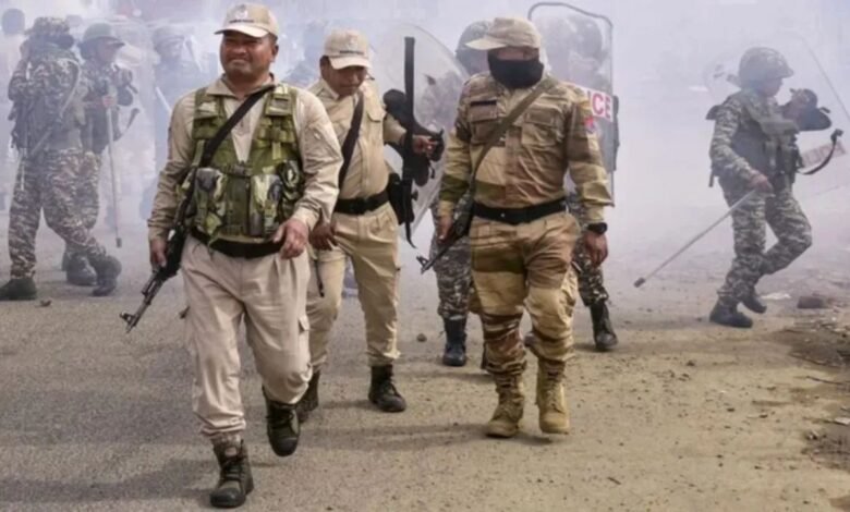 मणिपुर हिंसा में चौंकाने वाला मोड़, पुलिसकर्मी गिरफ्तार, सुरक्षा पर उठे सवाल