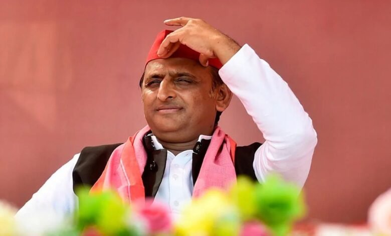 राजभर के टोटका बयान पर अखिलेश का तंज, प्रेस कॉन्फ्रेंस में छिड़ी नई बहस