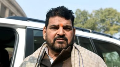 विनेश फोगाट के आरोपों पर भड़के बृज भूषण, कोर्ट के बाहर दिया बड़ा बयान