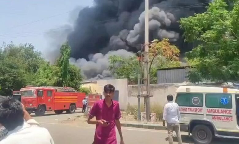 रेवाड़ी की केमिकल फैक्ट्री में भीषण आग लगातार धमाकों से दहला पूरा इलाका