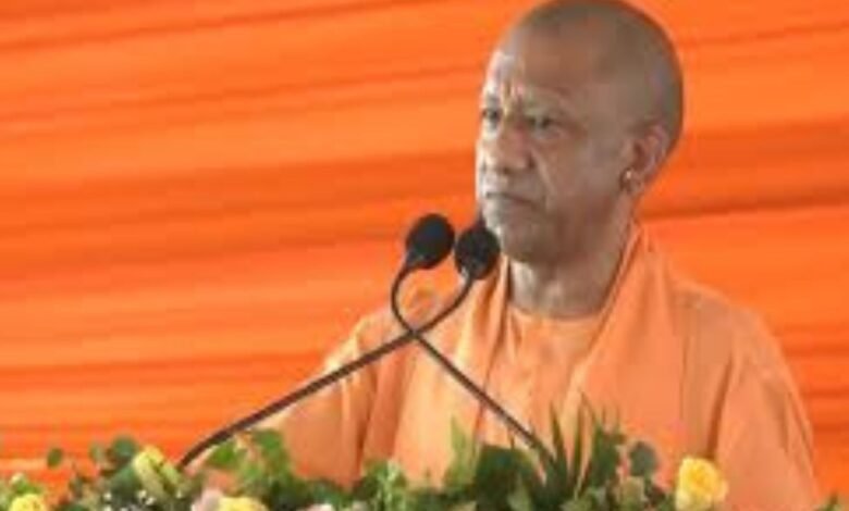सीएम योगी की छात्रों, शिक्षकों और अभिभावकों को भावुक चिट्ठी, 'स्कूल चलो अभियान' को जनआंदोलन बनाने की अपील