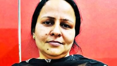 कॉकरोच जनता पार्टी के प्रदर्शन में शामिल गेस्ट टीचर का निलंबन, हरियाणा में बढ़ी चर्चा