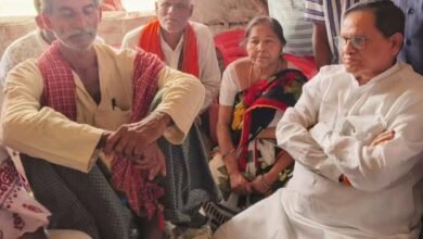 भरत तिवारी एनकाउंटर मामले में बढ़ी सियासी हलचल, परिवार से मिले सभापति