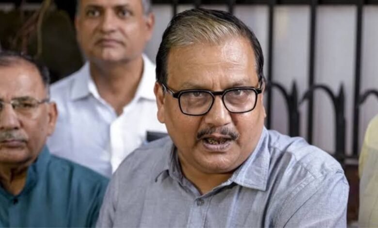 भरत तिवारी एनकाउंटर पर मनोज झा का सवाल, बोले- एनकाउंटर सच का होता है