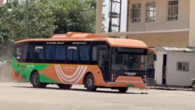नोएडा-ग्रेटर नोएडा में दौड़ीं 100 इलेक्ट्रिक बसें, यात्रियों को मिली बड़ी राहत