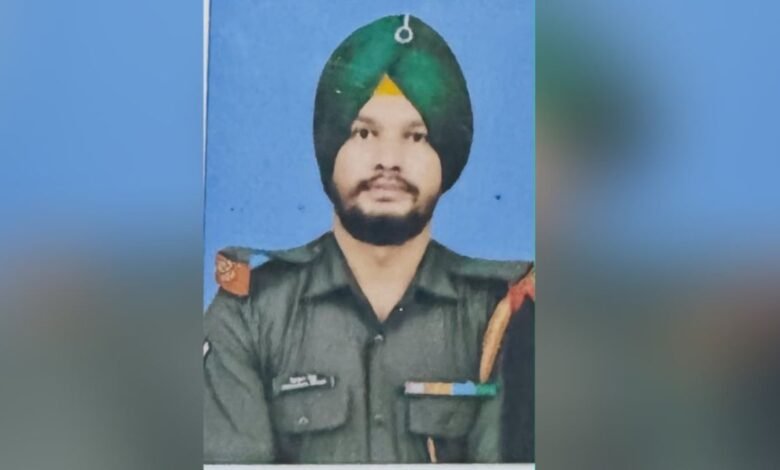 लुधियाना के नायक सिकंदर सिंह को सैन्य सम्मान के साथ अंतिम विदाई, गांव में शोक की लहर