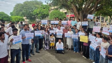जंतर-मंतर लाठीचार्ज के विरोध में पंचकूला में कांग्रेस का प्रदर्शन, राष्ट्रपति के नाम सौंपा ज्ञापन