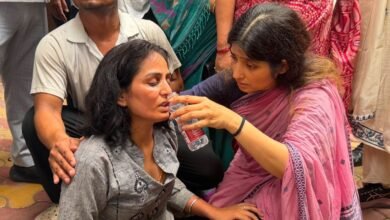 घायल छात्रों की मदद पर डिंपल यादव की बीजेपी विधायक ने की तारीफ, बोलीं- इंसानियत सबसे पहले