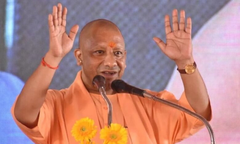 गाजीपुर में CM योगी का विपक्ष पर तीखा हमला, ₹692 करोड़ की परियोजनाओं की सौगात