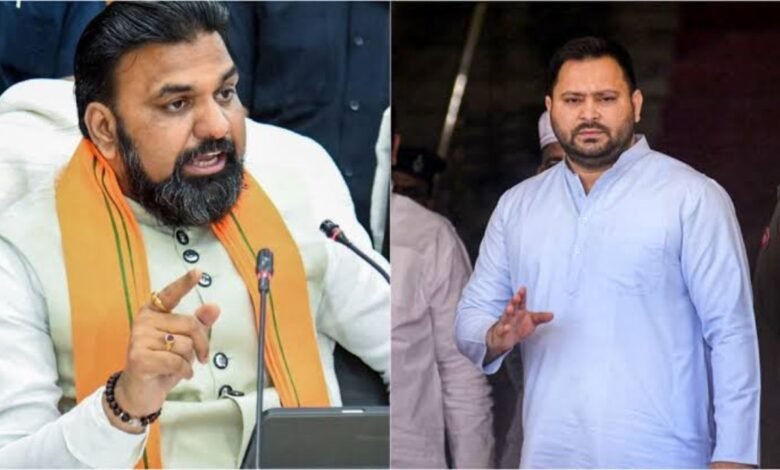 बिहार में शिक्षक ट्रांसफर पर तेजस्वी यादव का हमला, उर्दू-अरबी-फारसी शिक्षकों की सूची की निष्पक्ष जांच की मांग