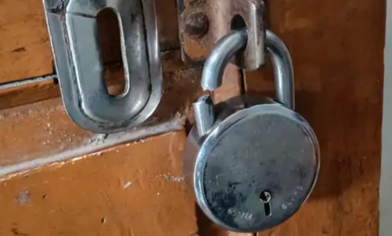 गहरी नींद में सोता रहा परिवार, चोरों ने दो घरों को बनाया निशाना