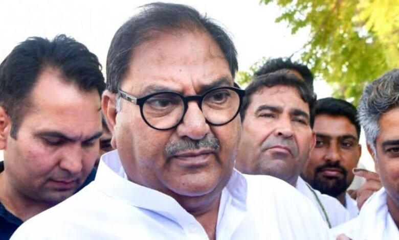 हरियाणा में जातीय बयानबाजी पर सियासी घमासान, अभय चौटाला ने हुड्डा और BJP पर बोला हमला