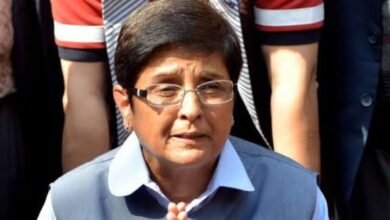 परप्पना अग्रहारा जेल में मोबाइल मिलने के बाद अधिकारी निलंबित, किरण बेदी ने सुरक्षा व्यवस्था की खामियों पर सवाल किए